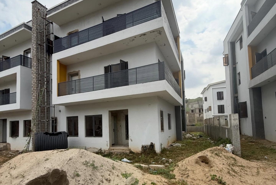 5 bedroom semi-detached duplex for sale in Katampe, Abuja