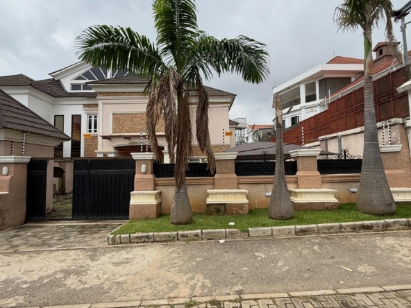 5 bedroom semi-detached duplex for sale in Guzape, Abuja