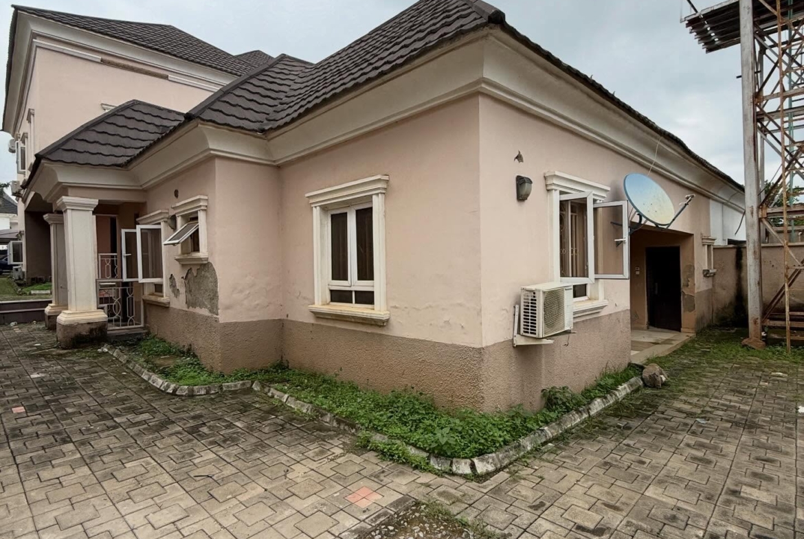 5 bedroom semi-detached duplex for sale in Guzape, Abuja