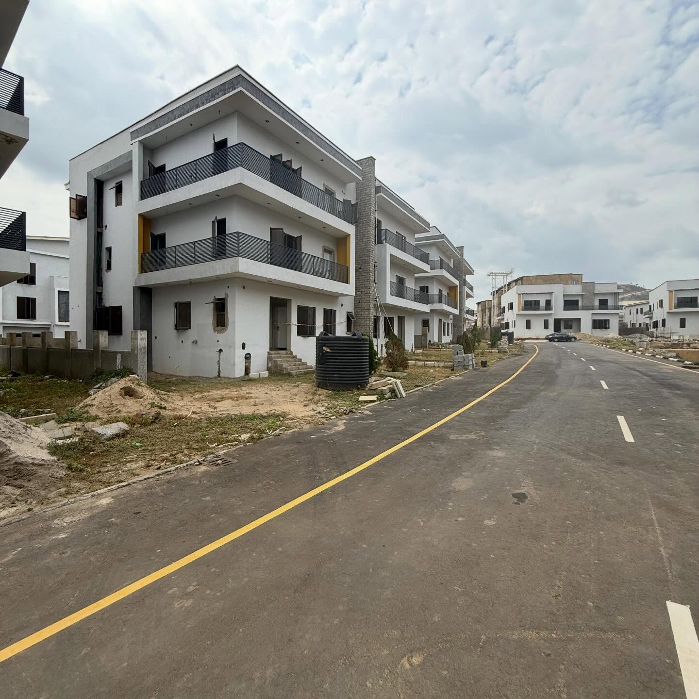 5 bedroom semi-detached duplex for sale in Katampe, Abuja