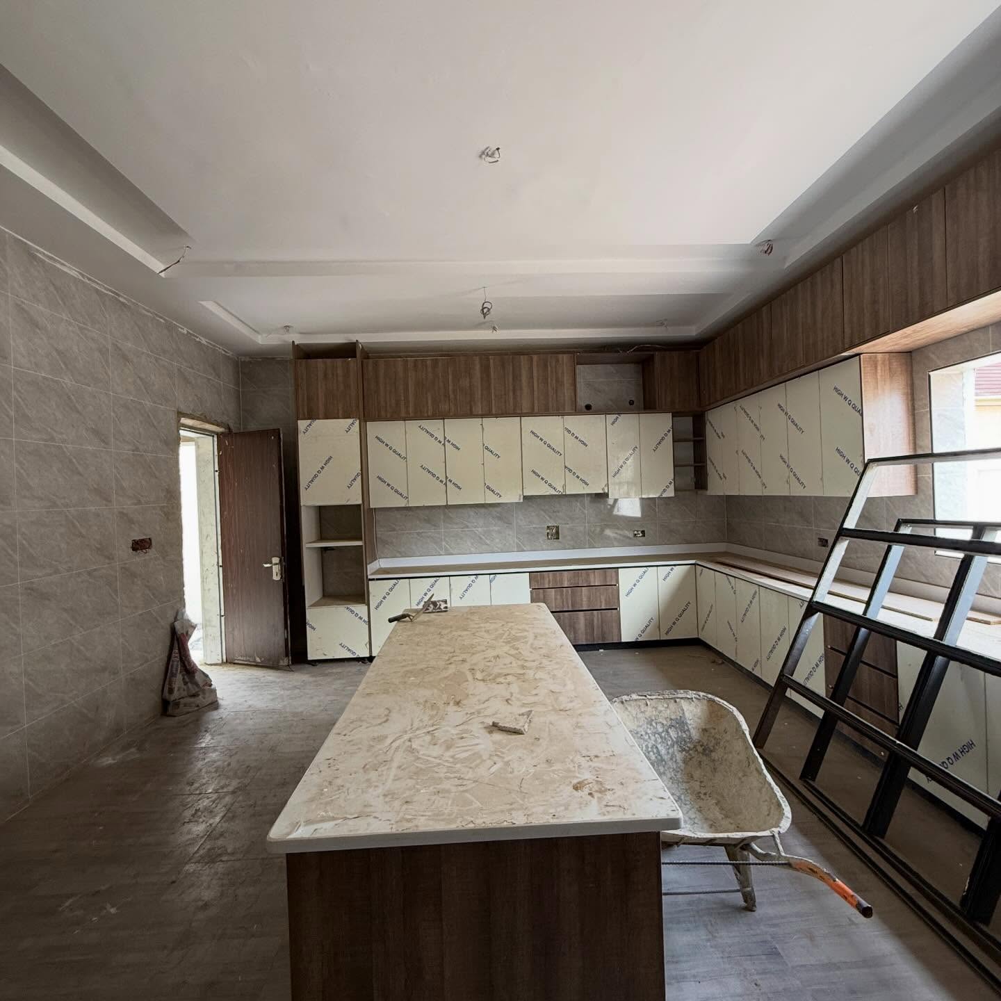 6 bedroom detached duplex for sale in Katampe Extension, Abuja