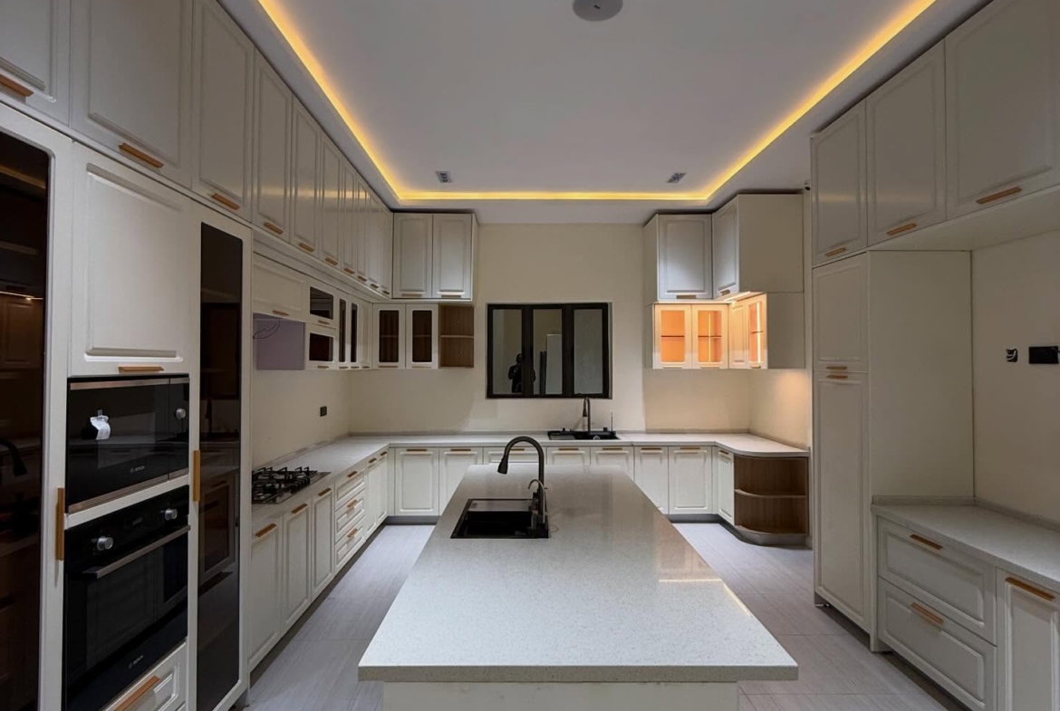 6 bedroom smart detached duplex for sale in Katampe Extension, Abuja