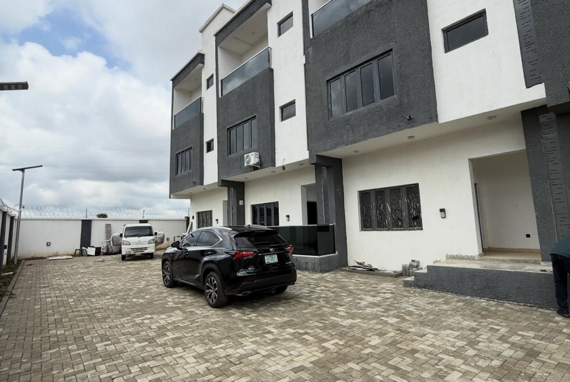 4 bedroom terrace duplex for rent in Guzape, Abuja