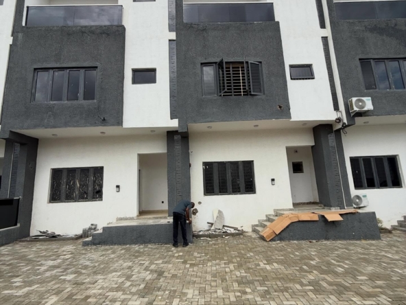 4 bedroom terrace duplex for rent in Guzape, Abuja