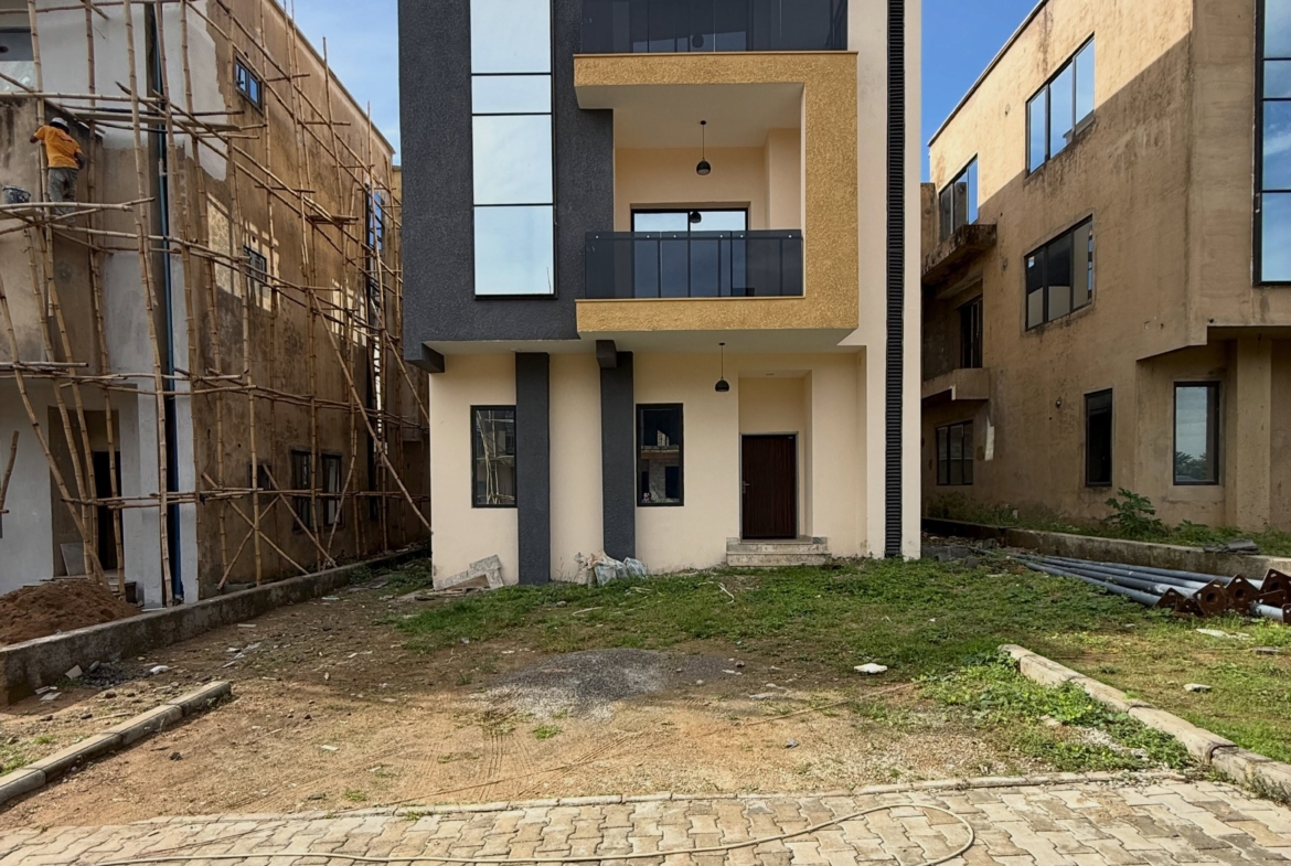 4 bedroom detached duplex for sale in Main Gwarinpa, Abuja