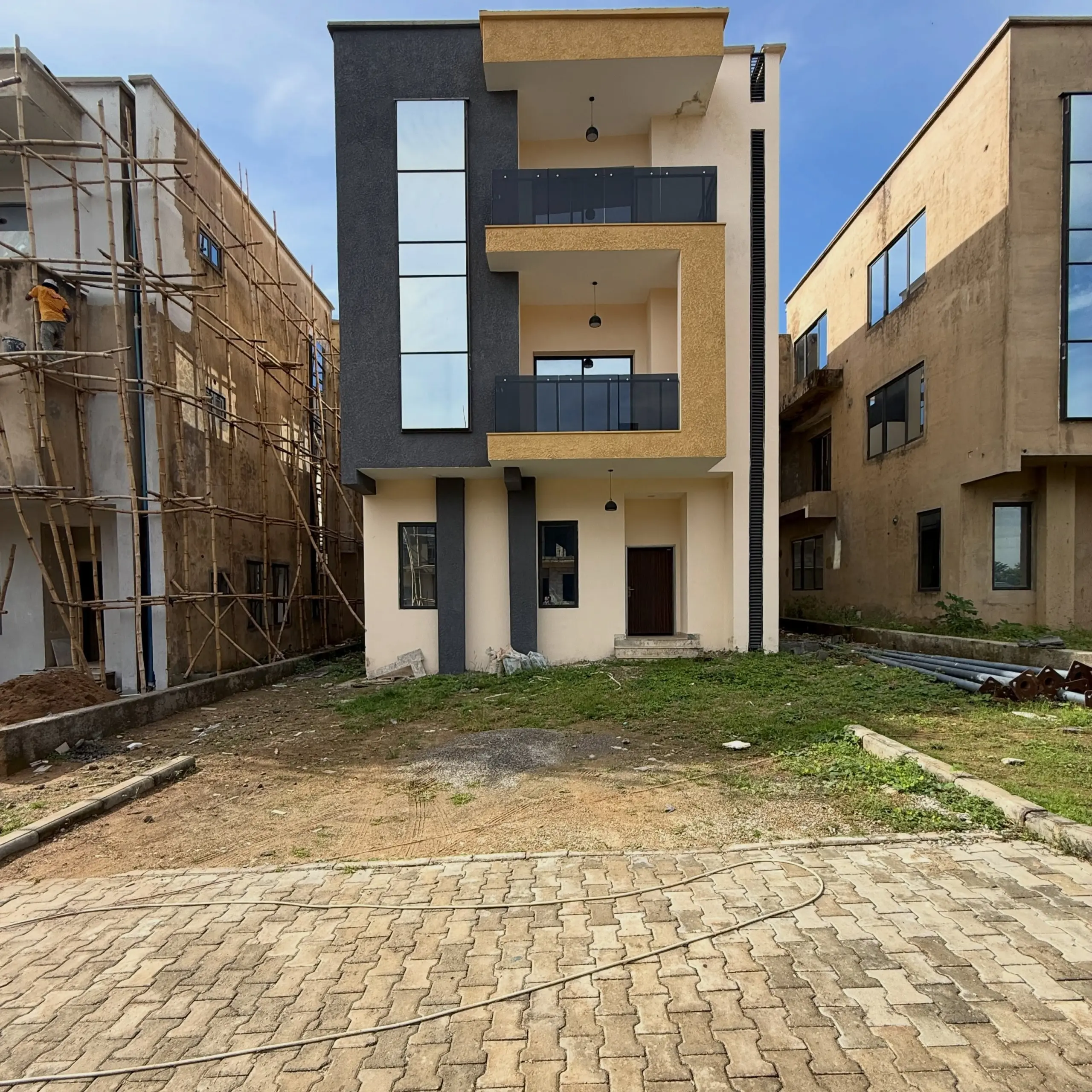 4 bedroom detached duplex for sale in Main Gwarinpa, Abuja