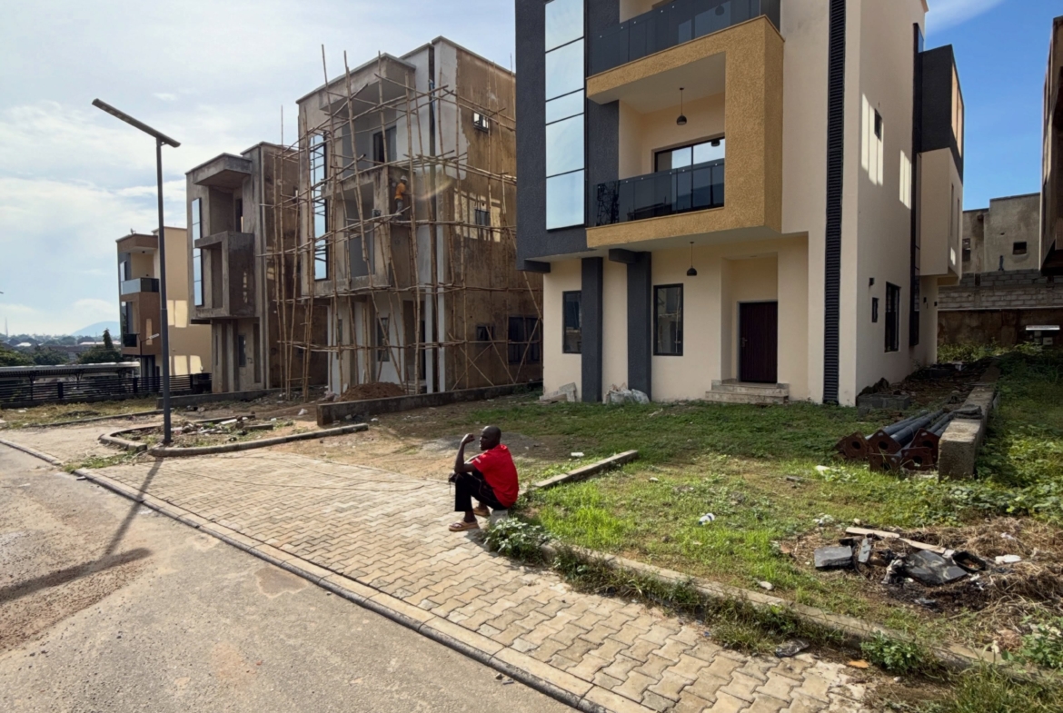 4 bedroom detached duplex for sale in Main Gwarinpa, Abuja