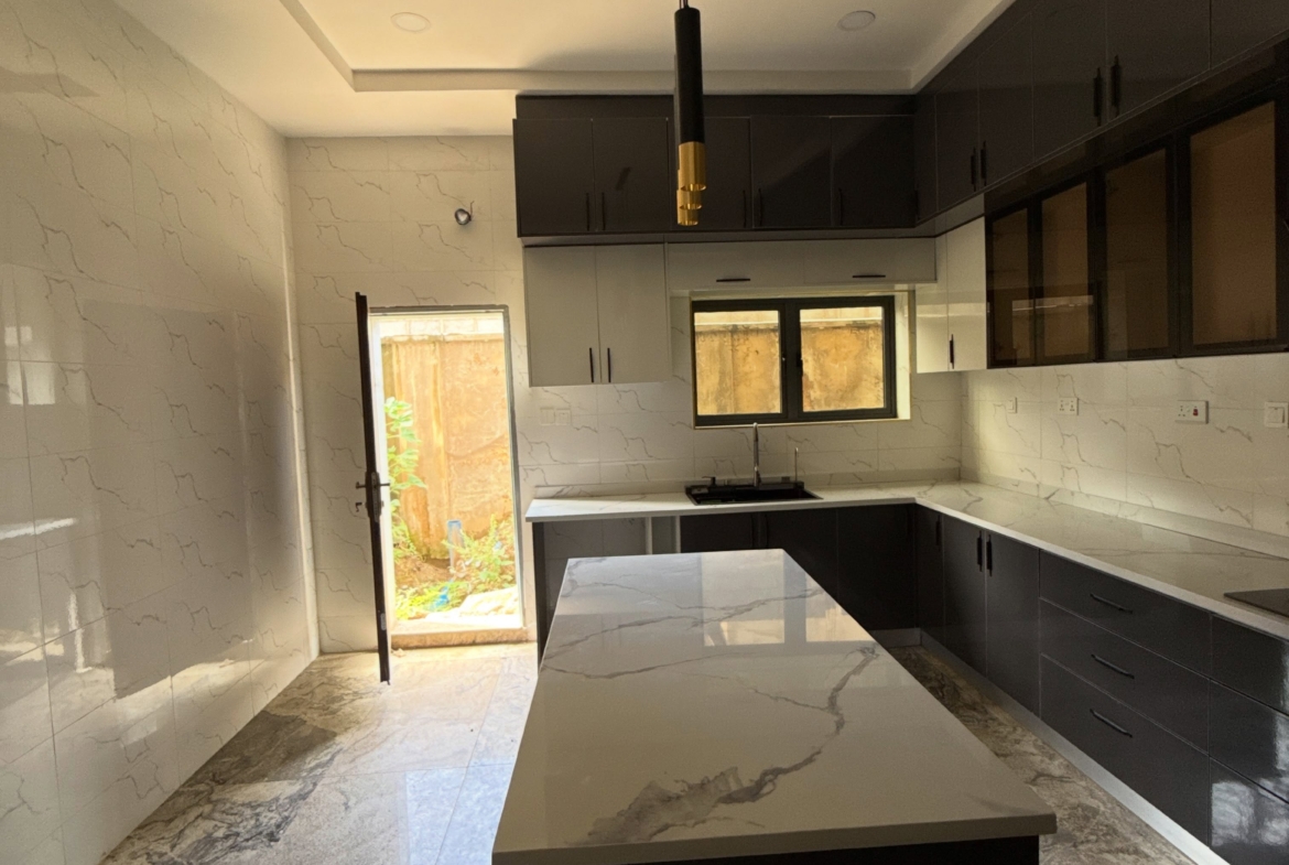 4 bedroom detached duplex for sale in Main Gwarinpa, Abuja