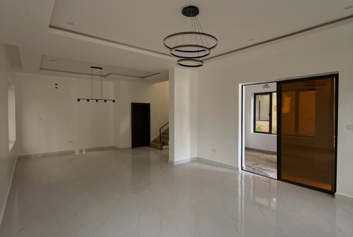 4 bedroom detached duplex for sale in Main Gwarinpa, Abuja
