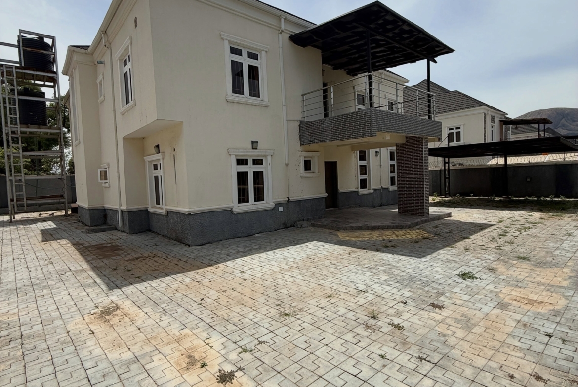 5 bedroom detached duplex for sale in Admiralty Estate (Navy Town), Asokoro, Abuja