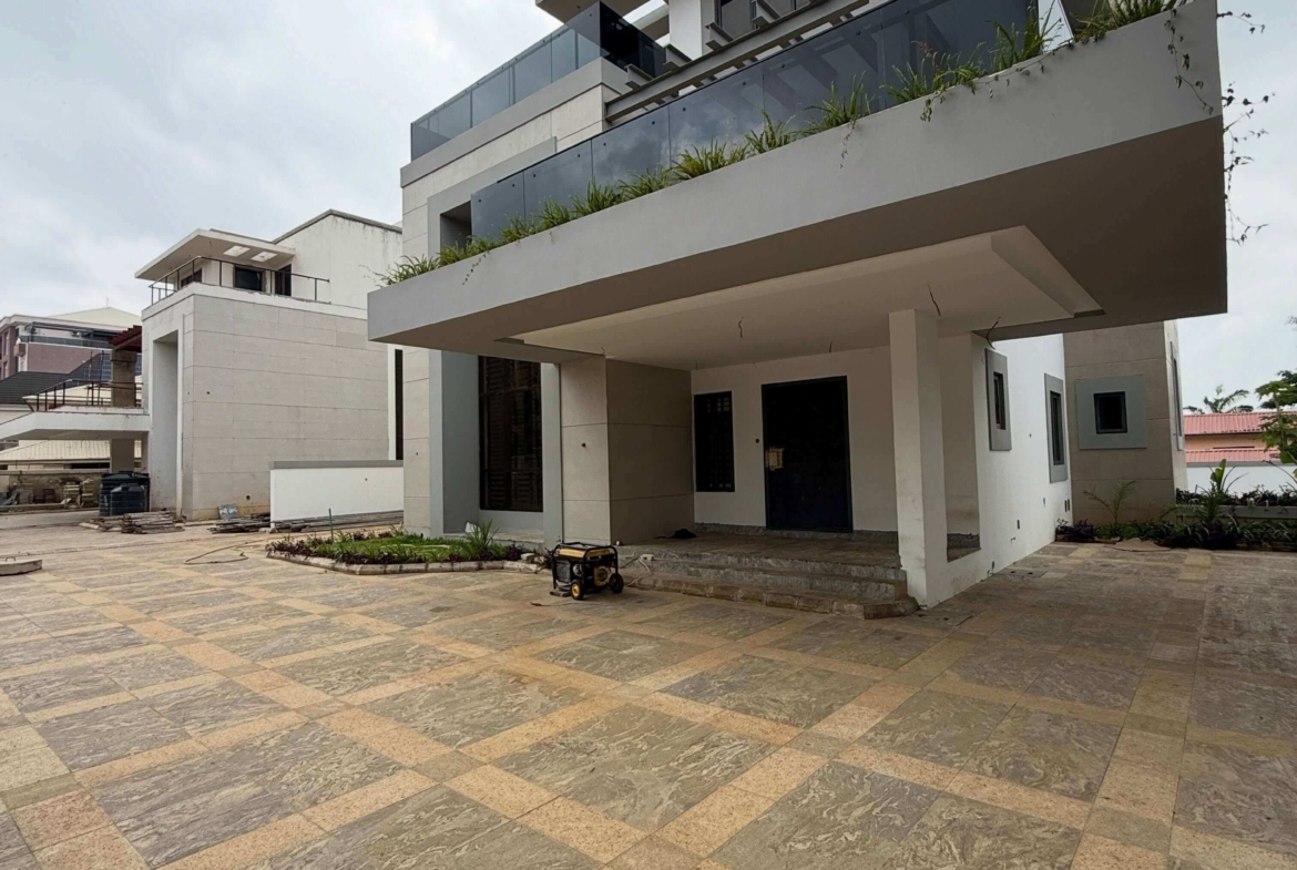 6 bedroom fully detached duplex for sale in Maitama, Abuja
