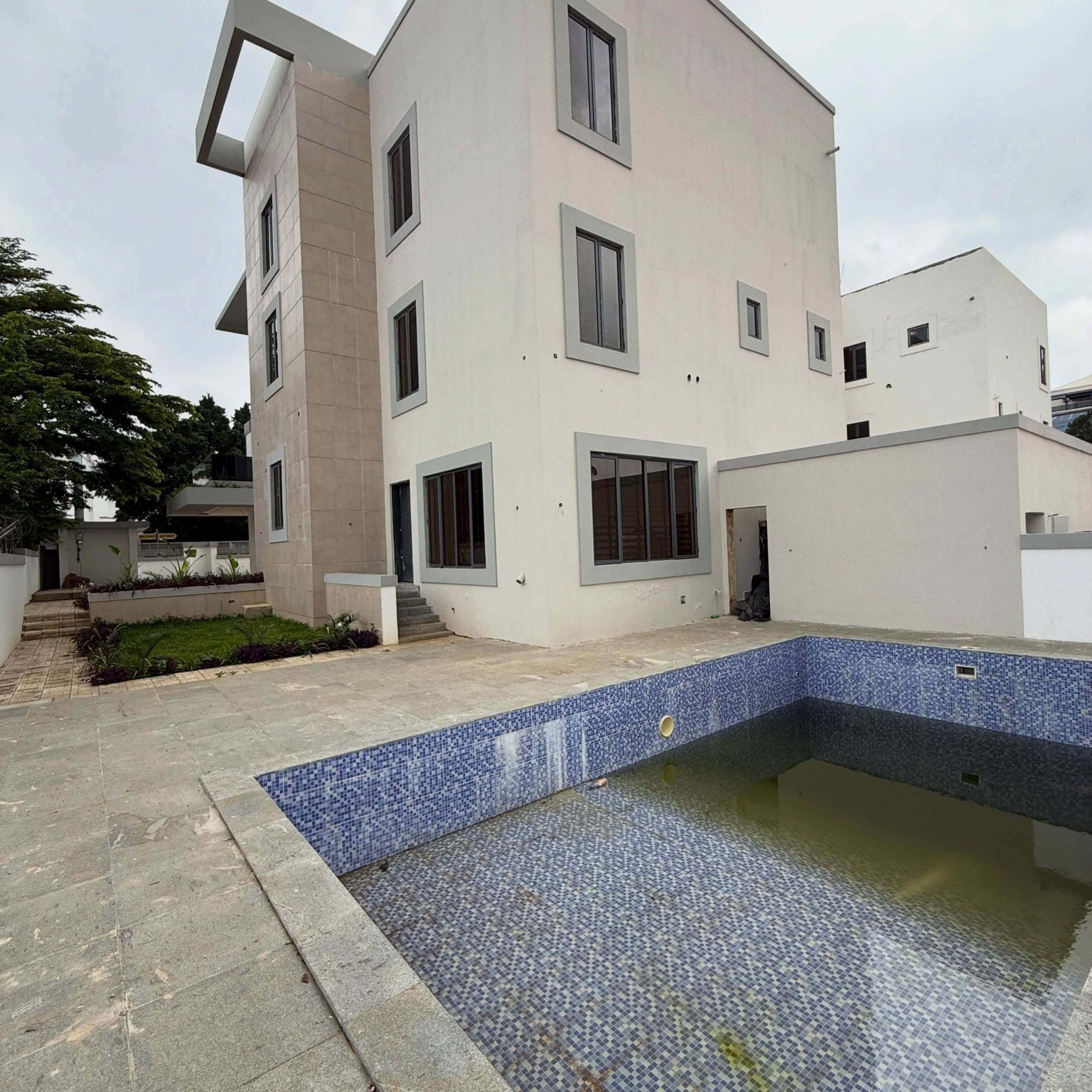 6 bedroom fully detached duplex for sale in Maitama, Abuja