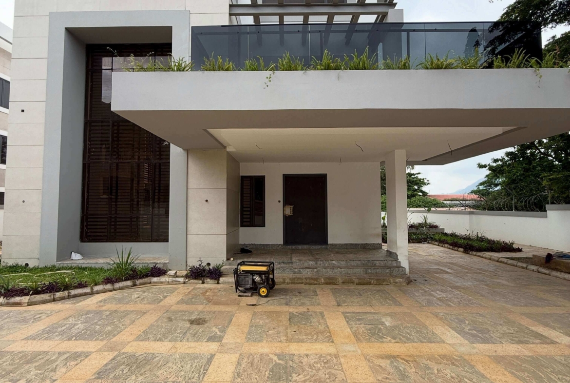 6 bedroom fully detached duplex for sale in Maitama, Abuja
