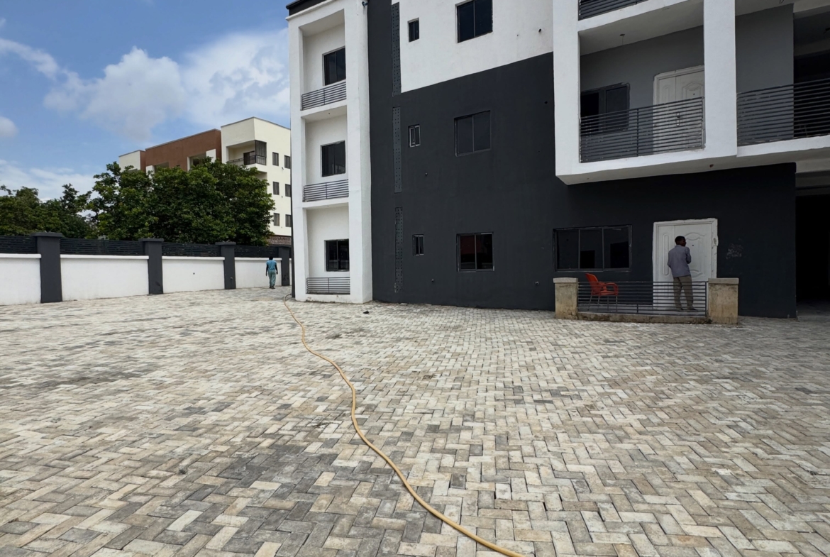 3 bedroom apartment with BQ to let in Kaura, Abuja