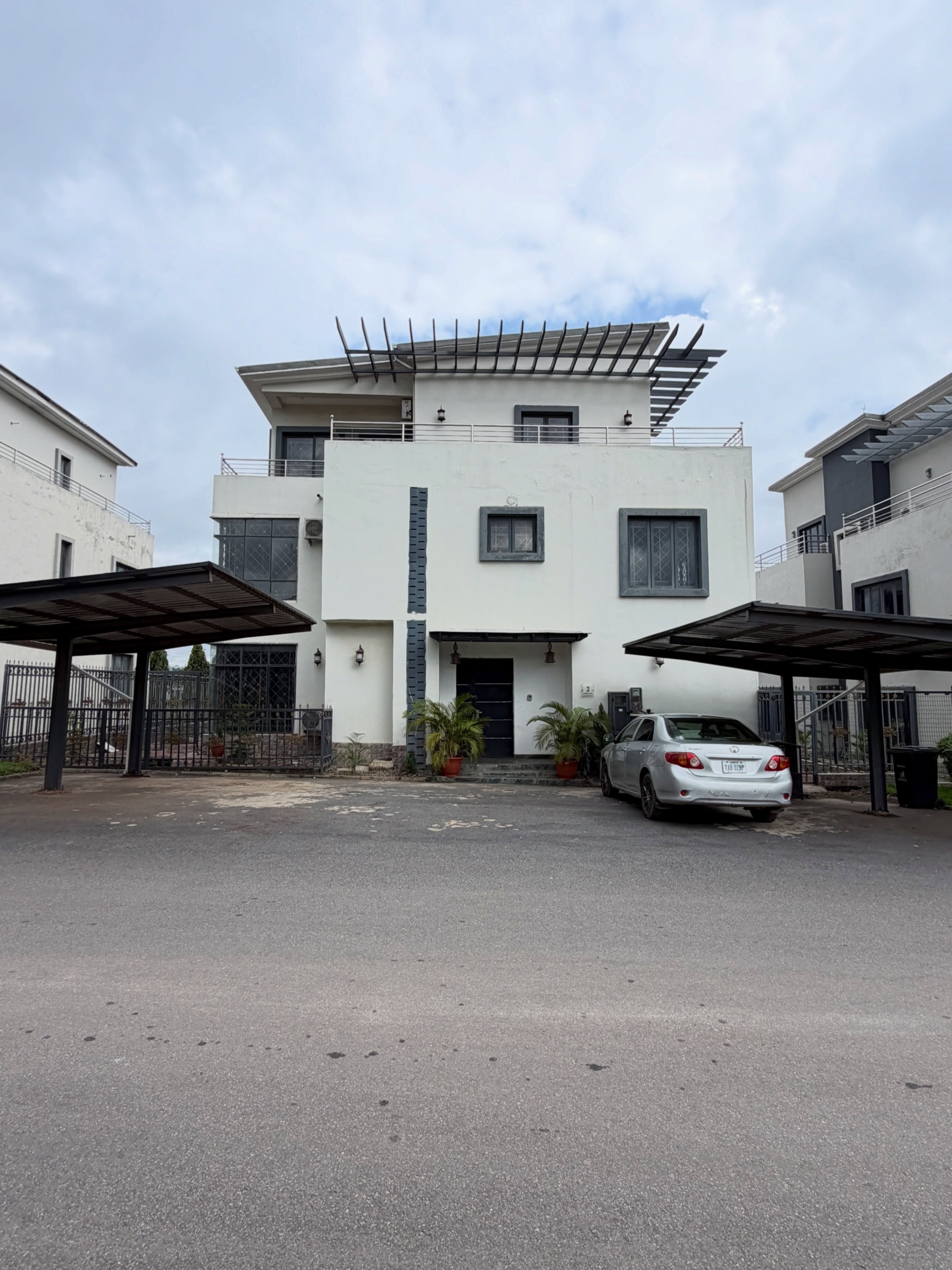 This exquisite 7 bedroom detached duplex with Boys' Quarters to let in Apo Dutse