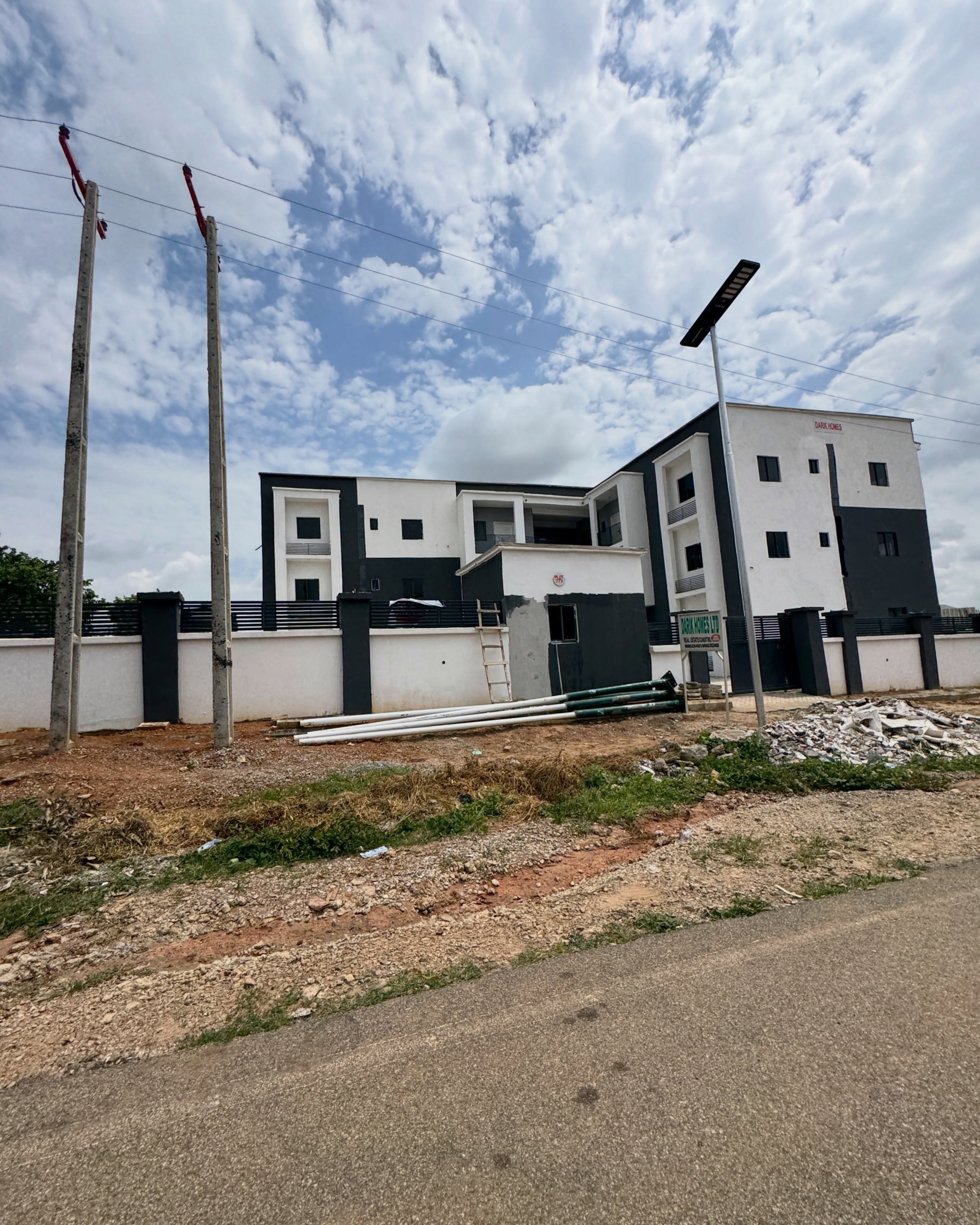 3 bedroom apartment with BQ to let in Kaura, Abuja