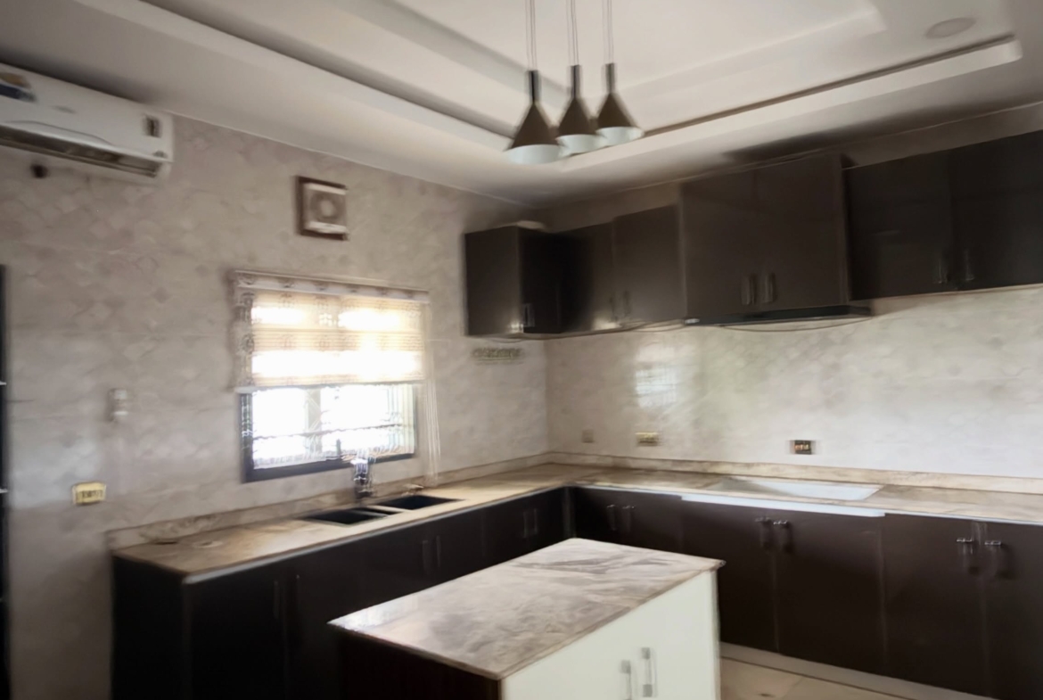 This exquisite 7 bedroom detached duplex with Boys' Quarters to let in Apo Dutse