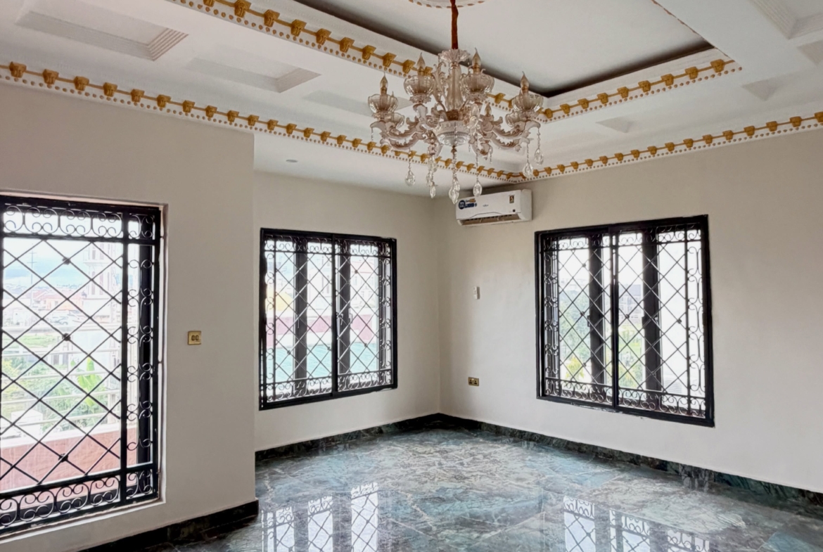 This exquisite 7 bedroom detached duplex with Boys' Quarters to let in Apo Dutse