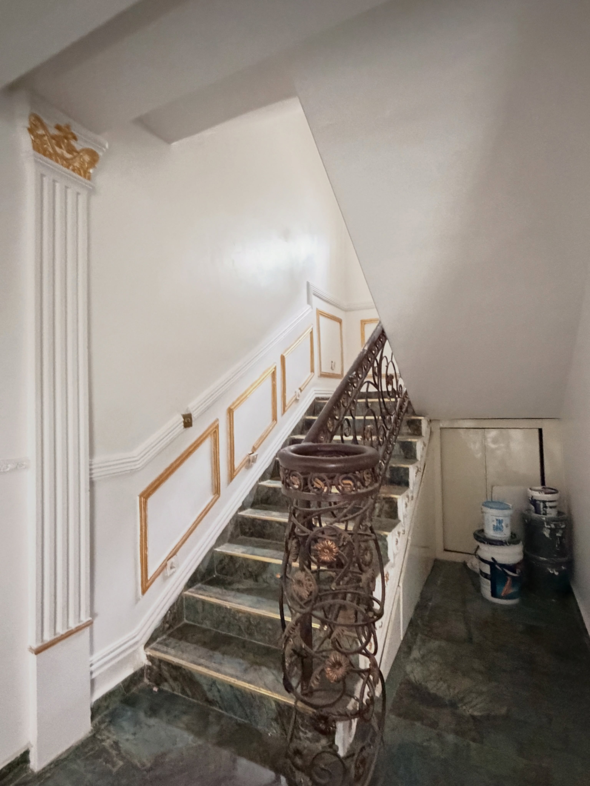 This exquisite 7 bedroom detached duplex with Boys' Quarters to let in Apo Dutse