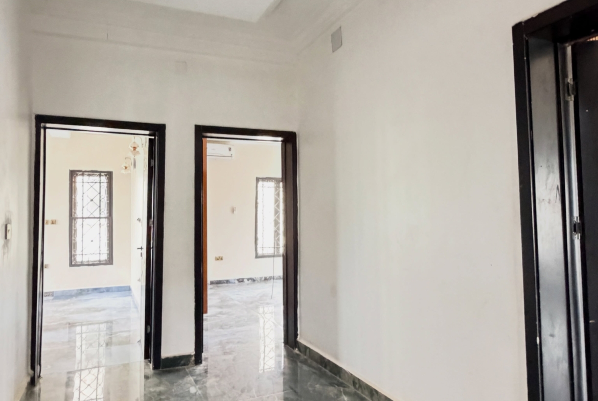 This exquisite 7 bedroom detached duplex with Boys' Quarters to let in Apo Dutse