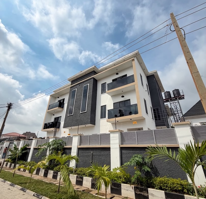 4 bedroom semi-detached duplex with BQ for sale in Wuse, Abuja