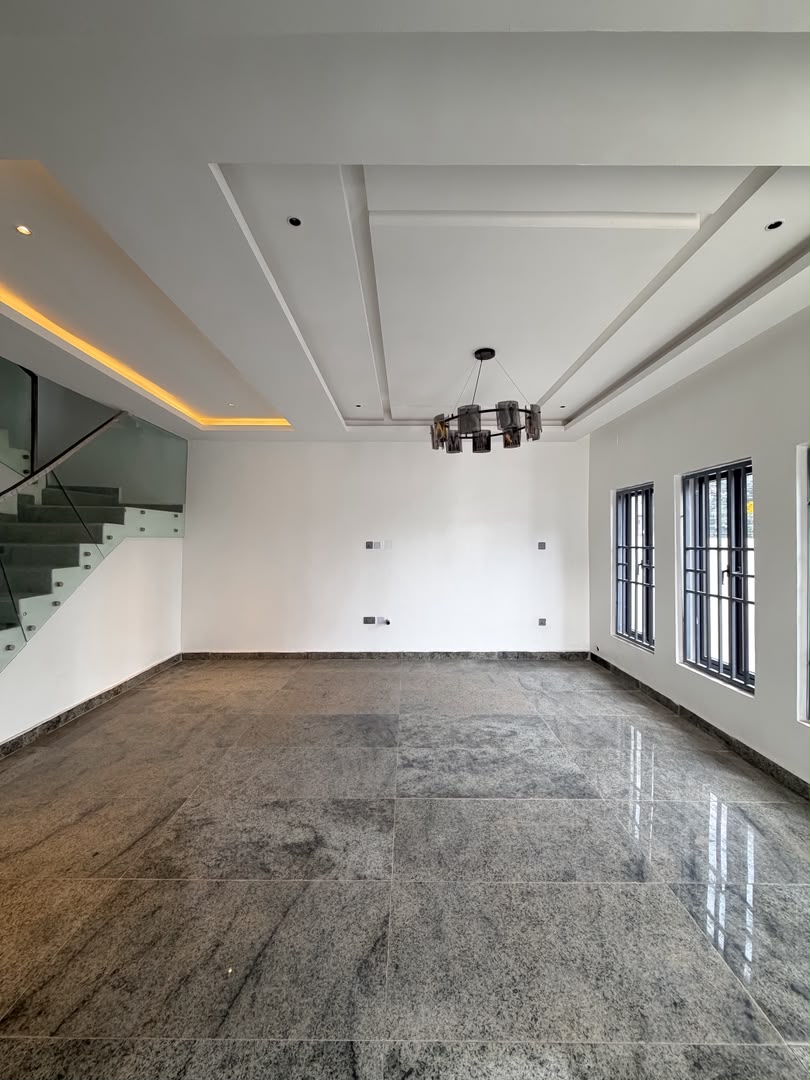 4 bedroom semi-detached duplex with BQ for sale in Wuse, Abuja