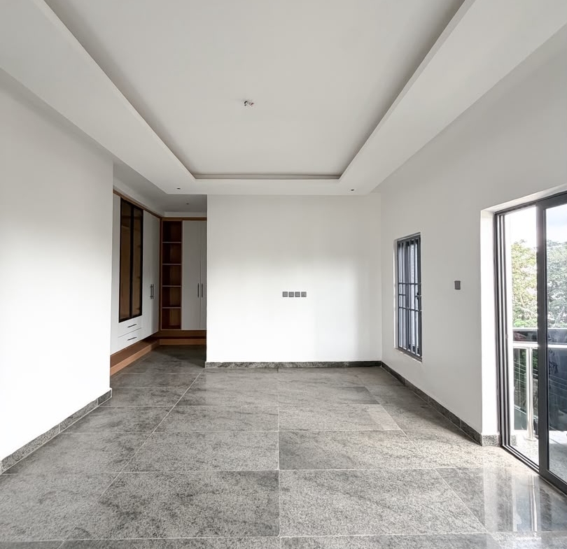 4 bedroom semi-detached duplex with BQ for sale in Wuse, Abuja