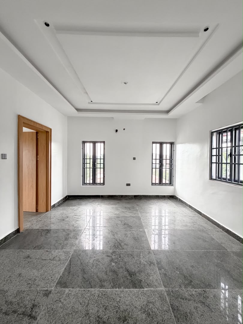 4 bedroom semi-detached duplex with BQ for sale in Wuse, Abuja