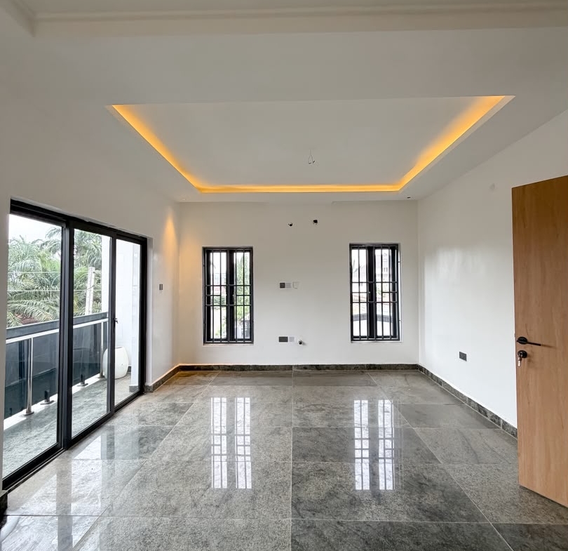 4 bedroom semi-detached duplex with BQ for sale in Wuse, Abuja