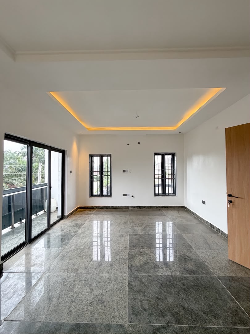 4 bedroom semi-detached duplex with BQ for sale in Wuse, Abuja