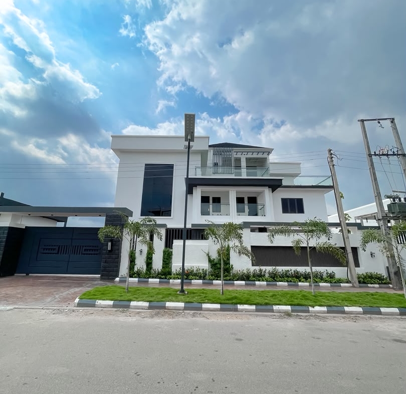 10 bedroom luxury villa for sale in Asokoro Extension, Abuja