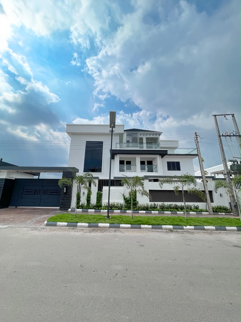 10 bedroom luxury villa for sale in Asokoro Extension, Abuja