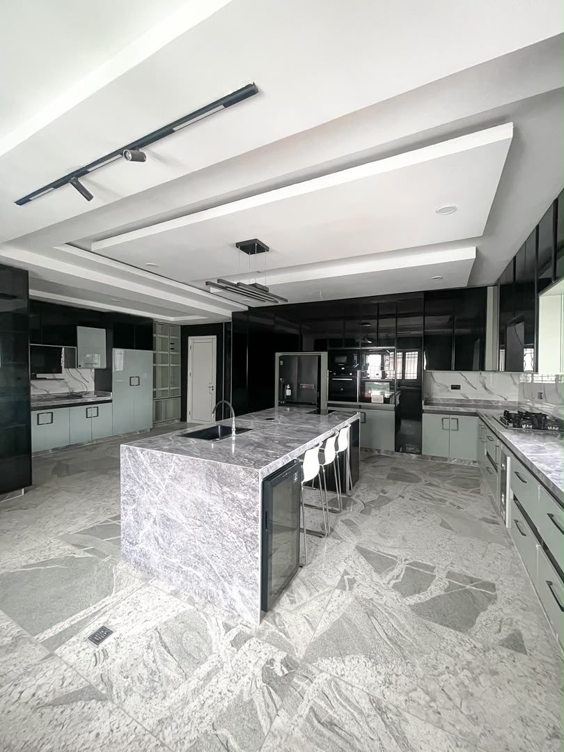 10 bedroom luxury villa for sale in Asokoro Extension, Abuja