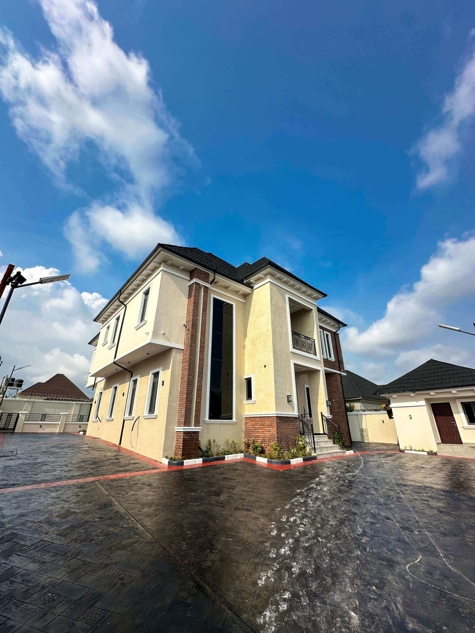 5 bedroom fully detached duplex for sale in Karsana, Abuja