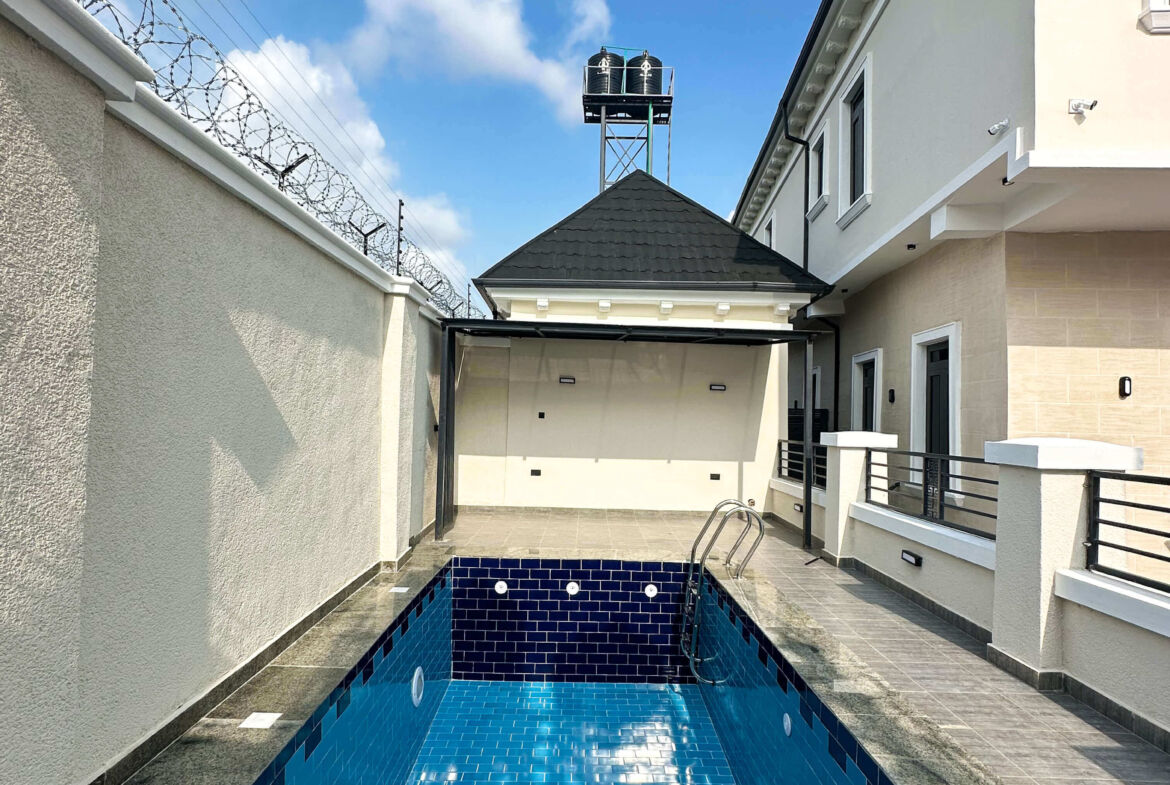 5 bedroom fully detached duplex for sale in Karsana, Abuja