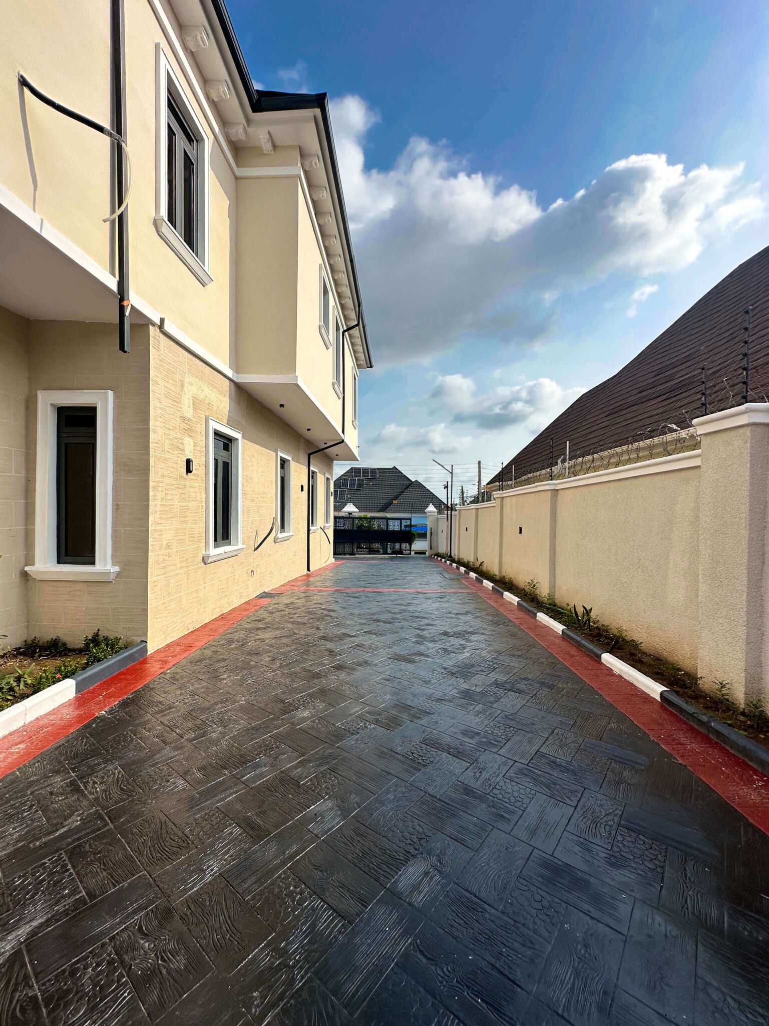 5 bedroom fully detached duplex for sale in Karsana, Abuja