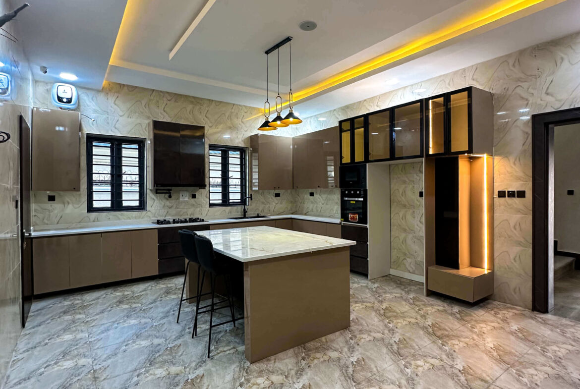5 bedroom fully detached duplex for sale in Karsana, Abuja