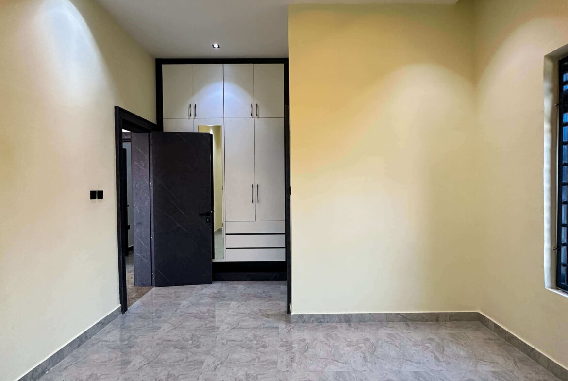 5 bedroom fully detached duplex for sale in Karsana, Abuja