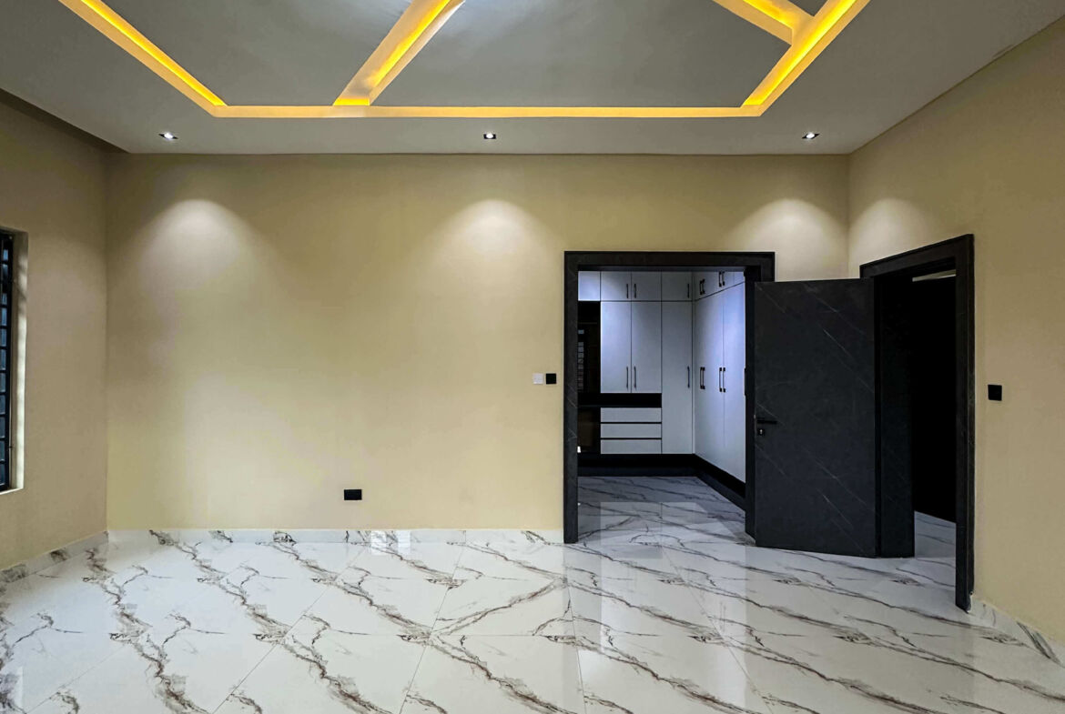 5 bedroom fully detached duplex for sale in Karsana, Abuja
