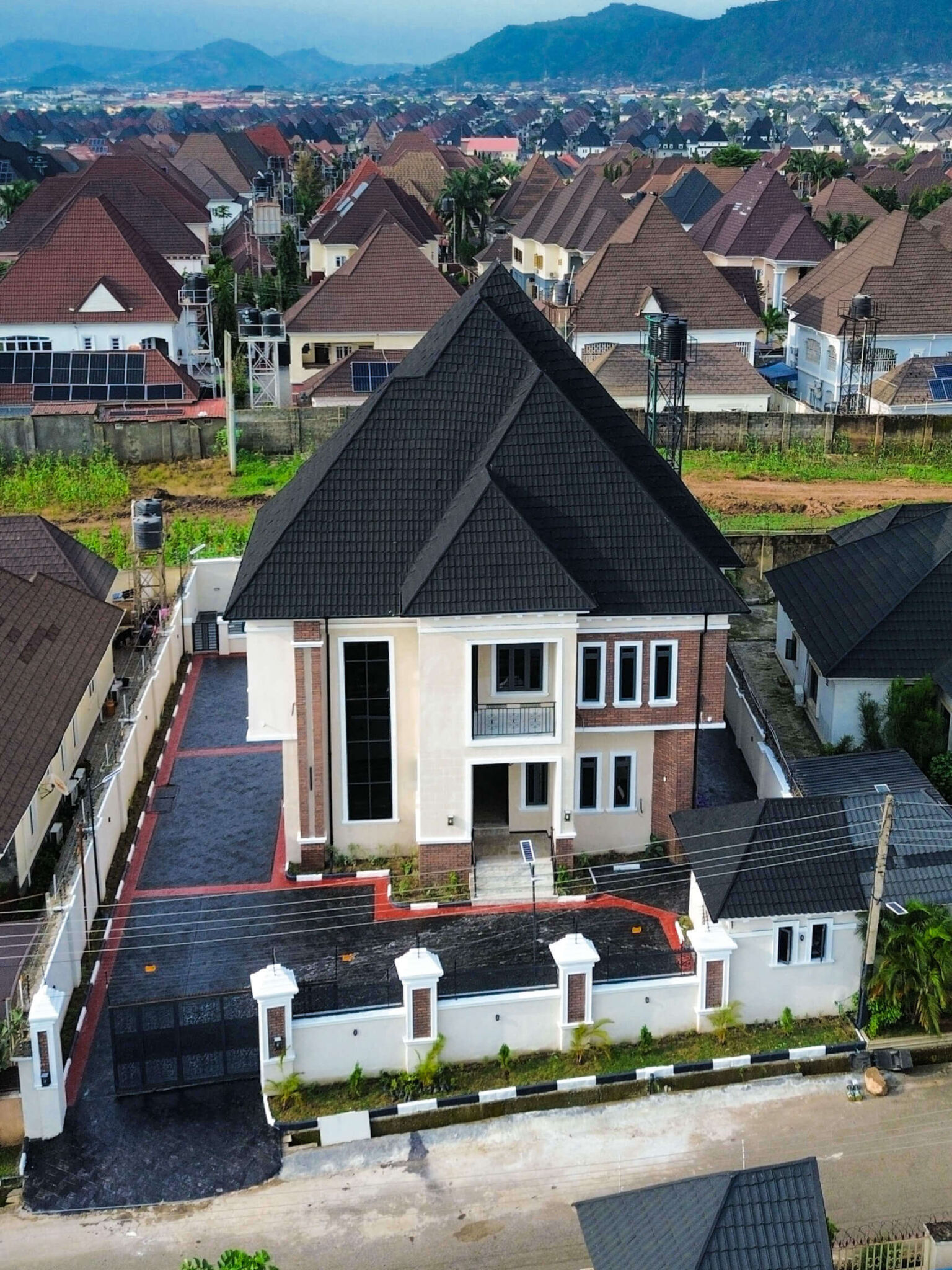 5 bedroom fully detached duplex for sale in Karsana, Abuja