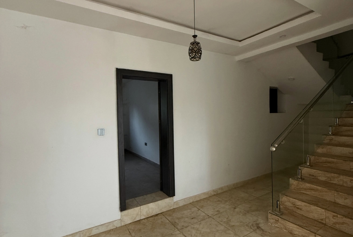 4 bedroom terrace duplex with a 1 room boys' quarters (BQ) for sale in Guzape, Abuja