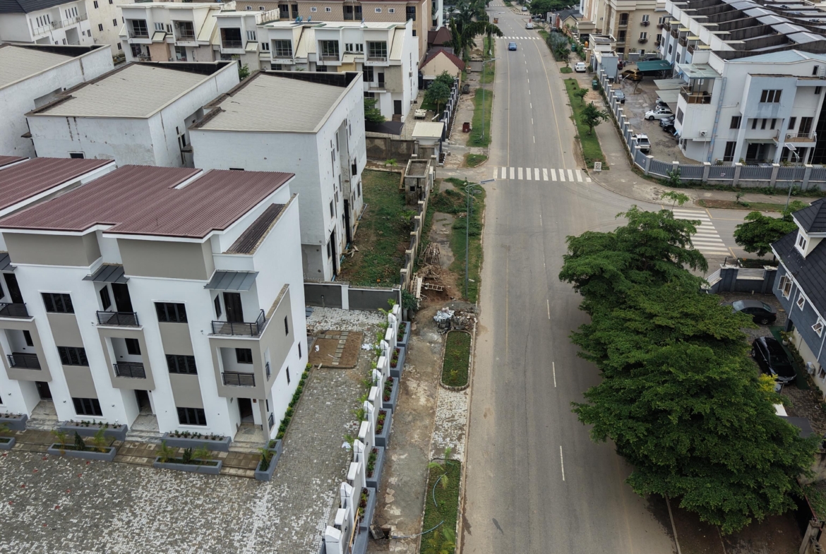 4 bedroom terrace duplex for rent in Guzape, Abuja