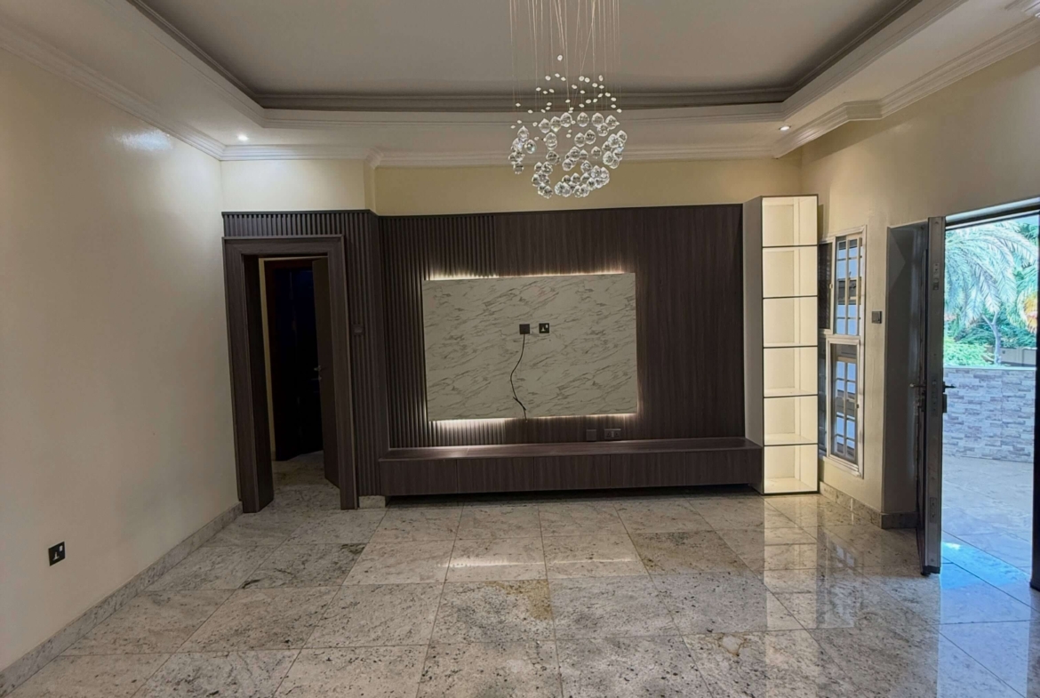 5 bedroom detached duplex for sale in Apo Legislative Quarters, Abuja