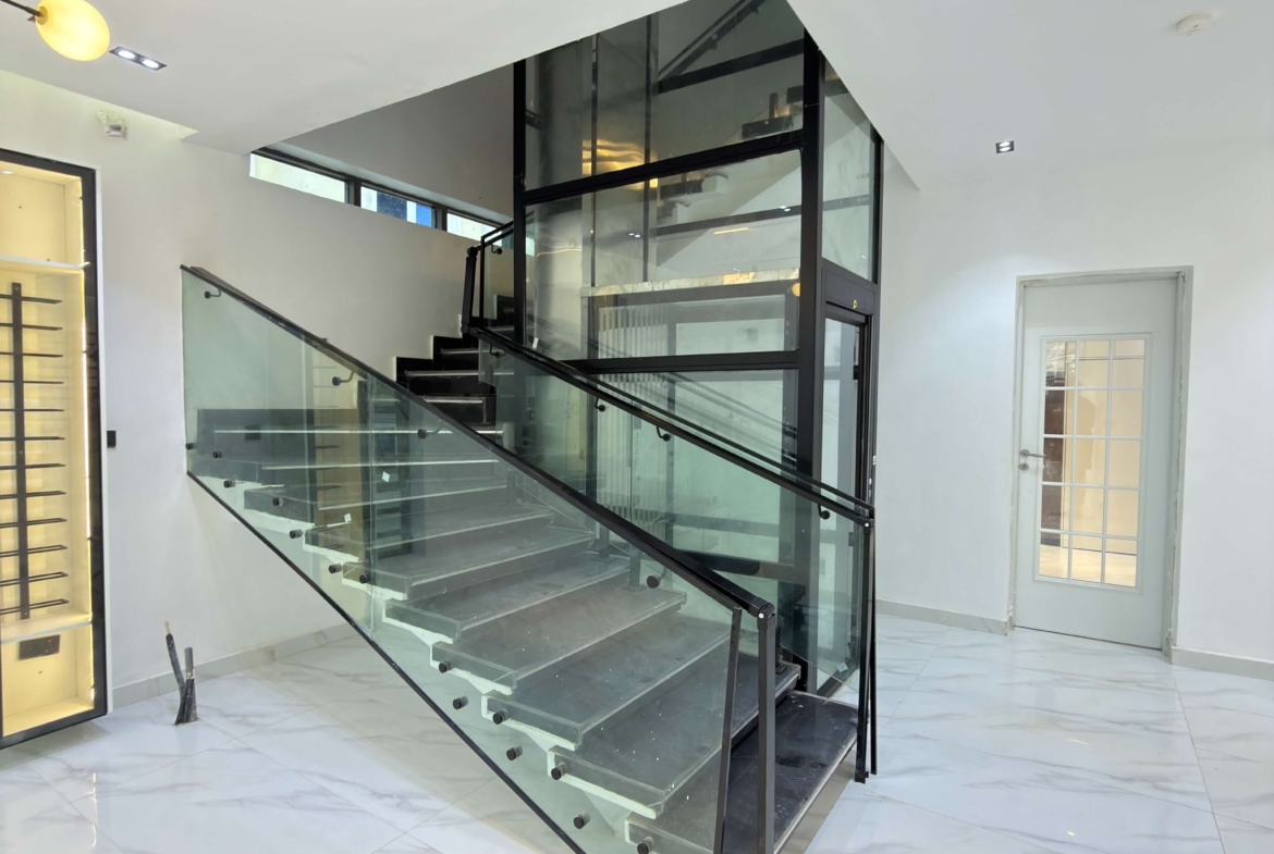 5 bedroom fully detached duplex for sale in Apo Resettlement, Abuja