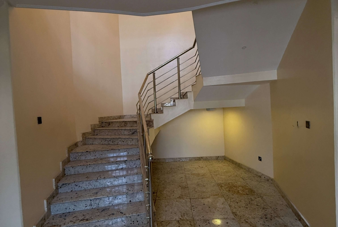 5 bedroom detached duplex for sale in Apo Legislative Quarters, Abuja
