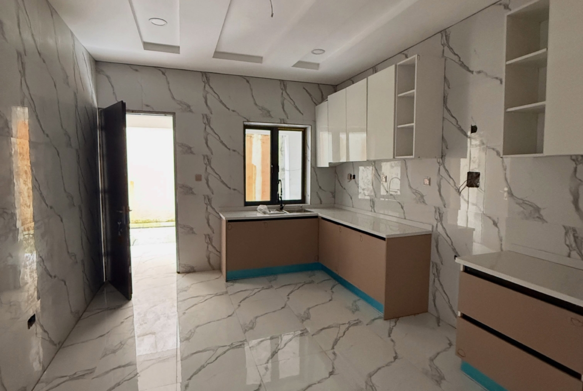 4 bedroom semi-detached duplex for sale in Katampe Extension, Abuja