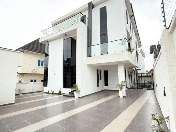 5 bedroom fully detached duplex for sale in Apo Resettlement, Abuja