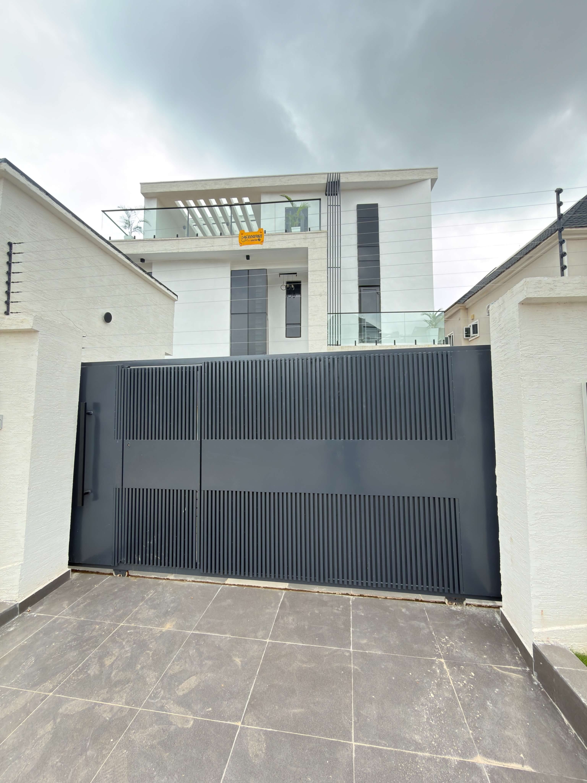5 bedroom fully detached duplex for sale in Apo Resettlement, Abuja