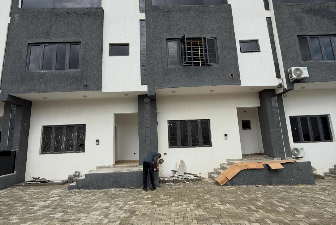 4 bedroom terrace duplex for rent in Guzape, Abuja