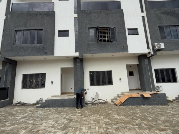 4 bedroom terrace duplex for rent in Guzape, Abuja